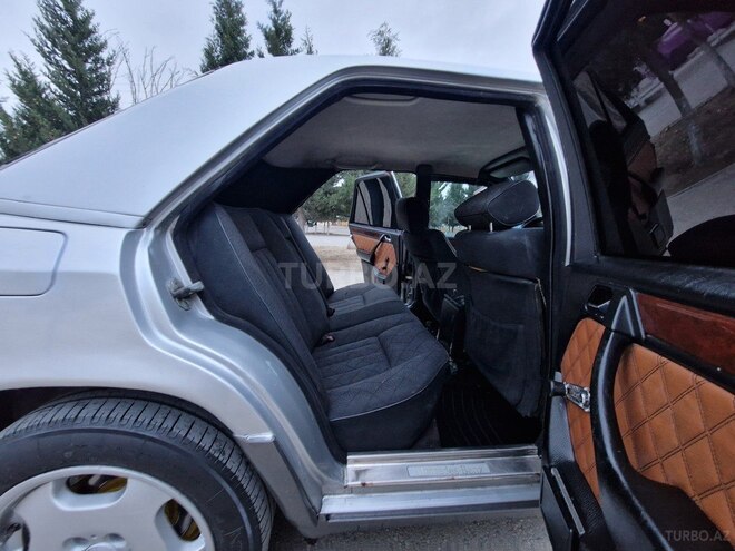 Mercedes E 220 1995, 285,336 km - 2.2 л - Sumqayıt