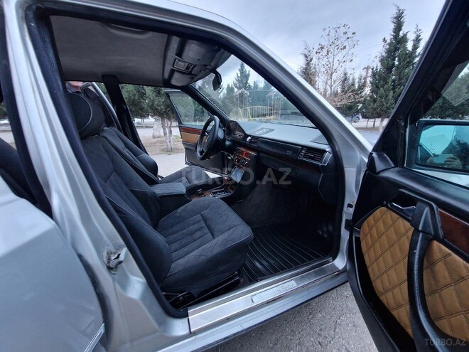 Mercedes E 220 1995, 285,336 km - 2.2 л - Sumqayıt