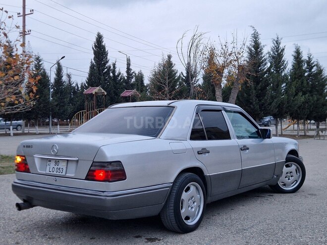 Mercedes E 220 1995, 285,336 km - 2.2 л - Sumqayıt