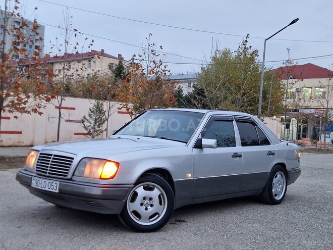Mercedes E 220 1995, 285,336 km - 2.2 л - Sumqayıt