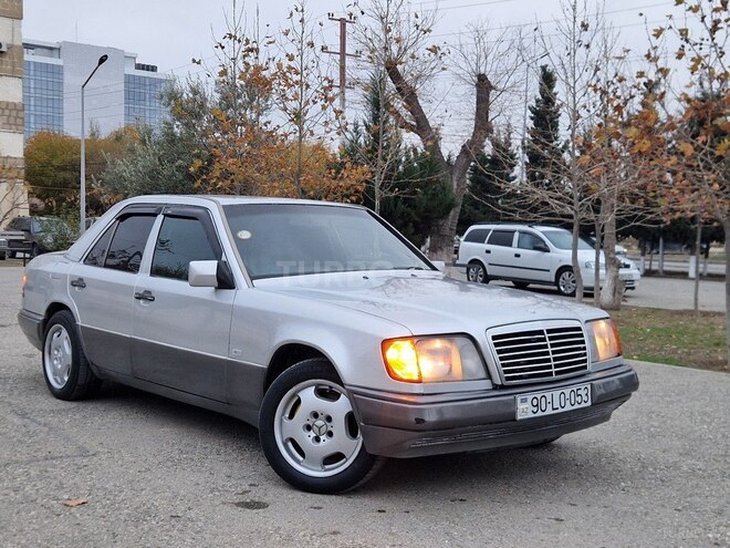 Mercedes E 220 1995, 285,336 km - 2.2 л - Sumqayıt