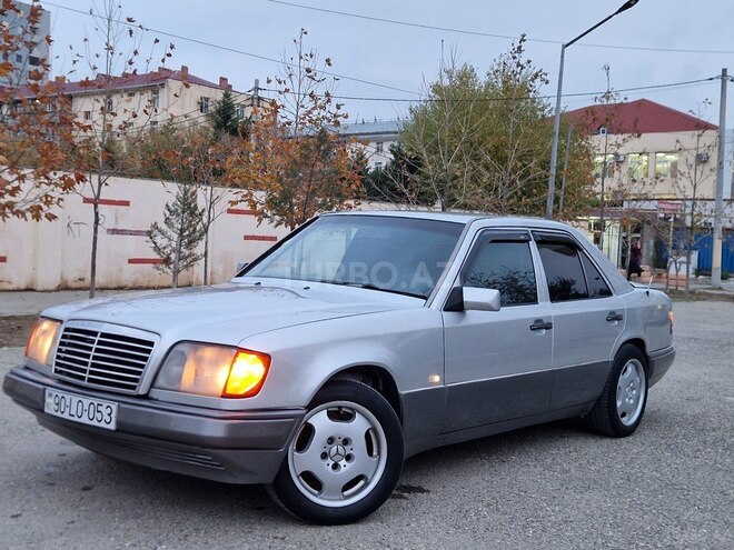 Mercedes E 220 1995, 285,336 km - 2.2 л - Sumqayıt