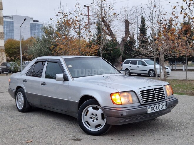Mercedes E 220 1995, 285,336 km - 2.2 л - Sumqayıt