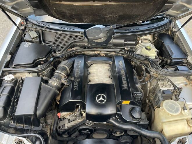 Mercedes E 240 2001, 299,771 km - 2.4 l - Bakı