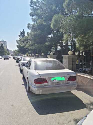 Mercedes E 430 2000, 253,000 km - 4.3 l - Bakı