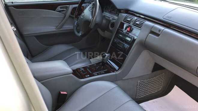 Mercedes E 260 2001, 377,800 km - 2.6 l - Bakı
