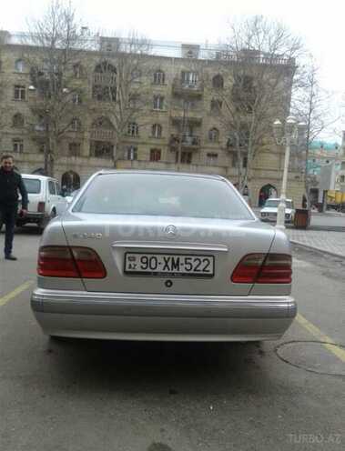 Mercedes E 260 2001, 377,800 km - 2.6 l - Bakı