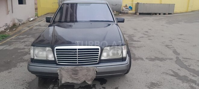 Mercedes E 220 1995, 214,000 km - 2.2 l - Bakı