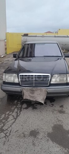 Mercedes E 220 1995, 214,000 km - 2.2 l - Bakı