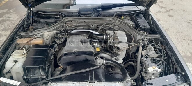 Mercedes E 220 1995, 214,000 km - 2.2 l - Bakı