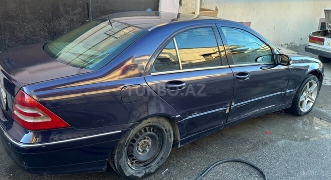 Mercedes C 320 2000, 200,000 km - 3.2 l - Bakı