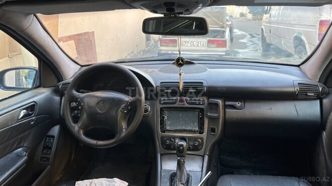 Mercedes C 320 2000, 200,000 km - 3.2 l - Bakı