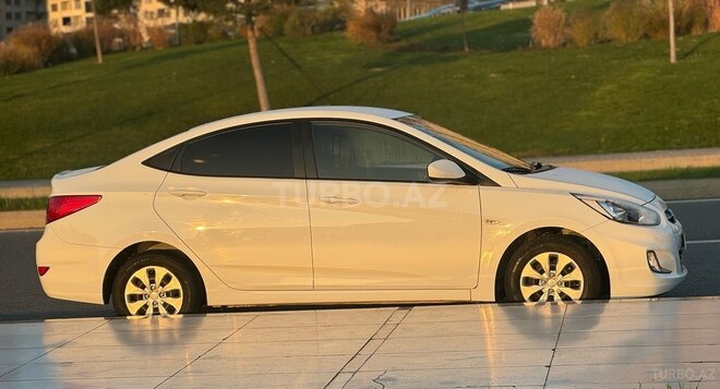 Hyundai Accent 2015, 137,600 km - 1.6 л - Bakı
