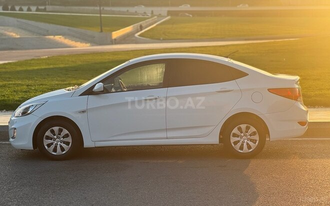 Hyundai Accent 2015, 137,600 km - 1.6 л - Bakı