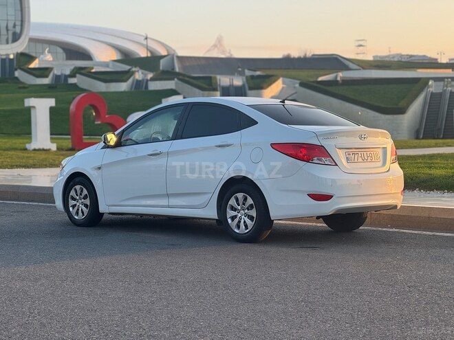 Hyundai Accent 2015, 137,600 km - 1.6 л - Bakı