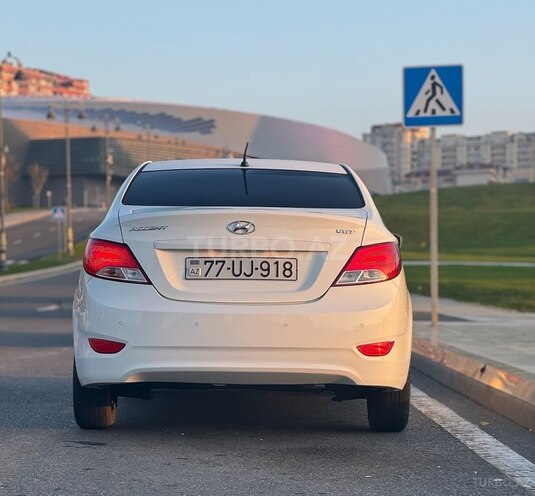 Hyundai Accent 2015, 137,600 km - 1.6 л - Bakı