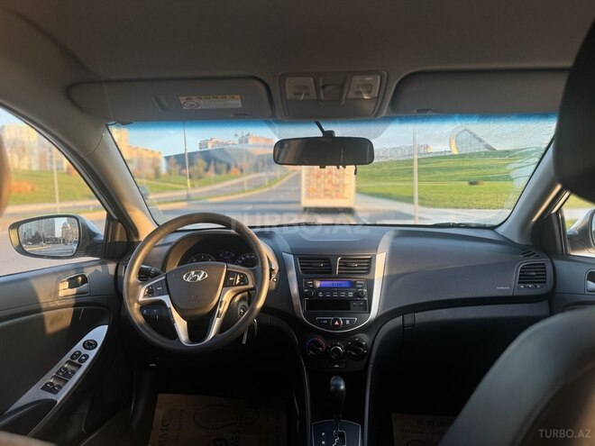 Hyundai Accent 2015, 137,600 km - 1.6 л - Bakı