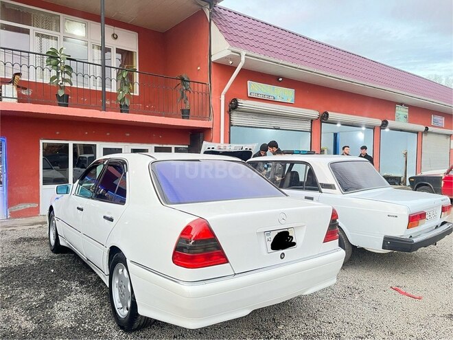 Mercedes C 180 1995, 225,328 km - 1.8 l - Bakı