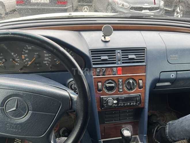 Mercedes C 180 1995, 225,328 km - 1.8 l - Bakı