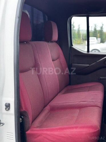 Nissan Navara 2011, 210,000 km - 2.5 l - Bakı