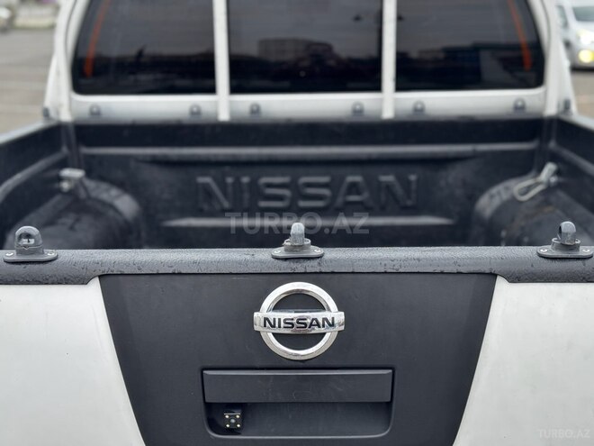 Nissan Navara 2011, 210,000 km - 2.5 l - Bakı