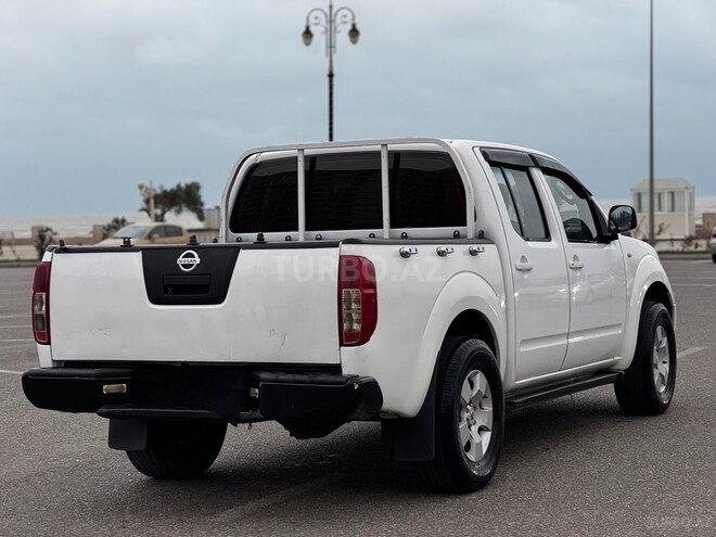 Nissan Navara 2011, 210,000 km - 2.5 l - Bakı
