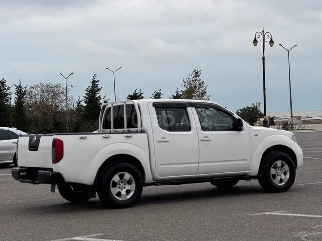 Nissan Navara 2011, 210,000 km - 2.5 l - Bakı