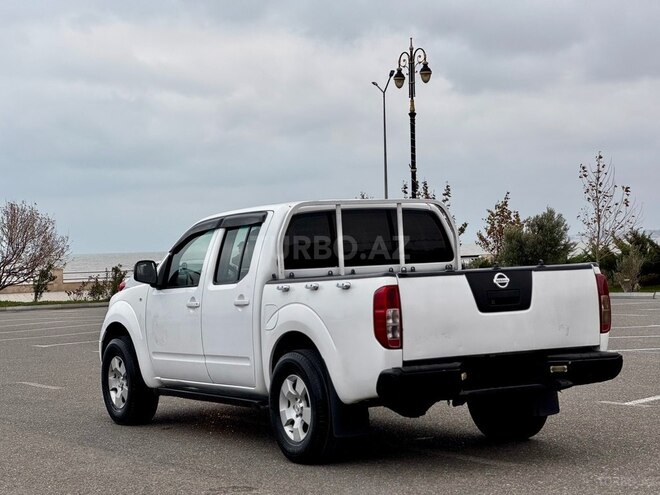 Nissan Navara 2011, 210,000 km - 2.5 l - Bakı