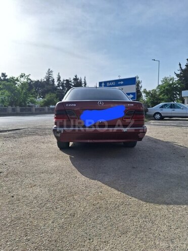 Mercedes E 220 d 2000, 200,000 km - 2.2 l - Bakı