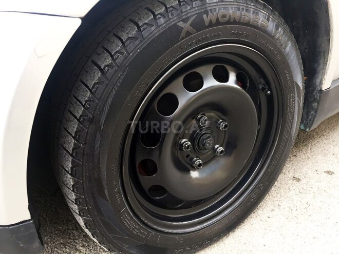 Volkswagen Passat 2004, 230,589 km - 1.8 l - Xırdalan