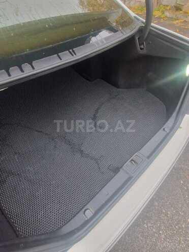 Mercedes E 240 2005, 298,000 km - 2.4 l - Bakı