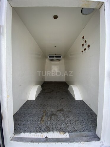 Ford Transit-8