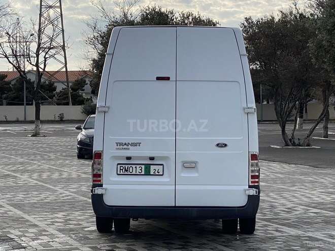 Ford Transit-4