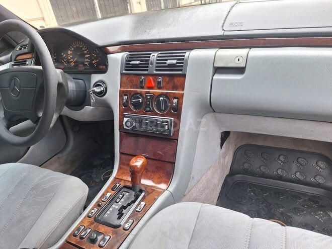 Mercedes E 230 1997, 411,000 km - 2.3 л - Bakı