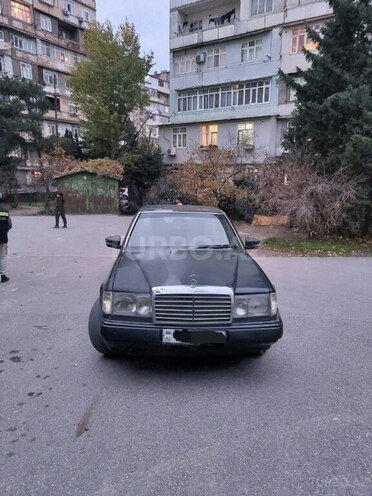 Mercedes E 230 1991, 235,784 km - 2.3 l - Bakı