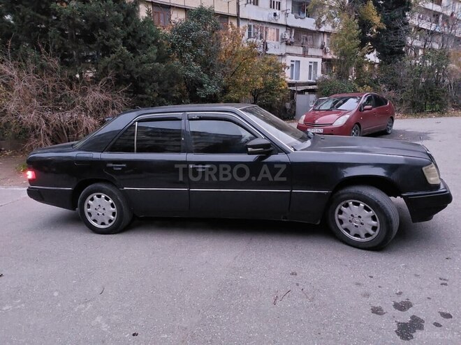 Mercedes E 230 1991, 235,784 km - 2.3 l - Bakı