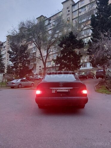 Mercedes E 230 1991, 235,784 km - 2.3 l - Bakı