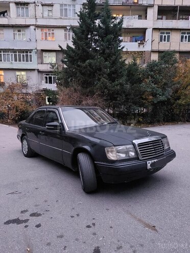 Mercedes E 230 1991, 235,784 km - 2.3 l - Bakı