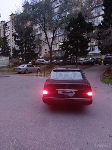 Mercedes E 230 1991, 235,784 km - 2.3 l - Bakı