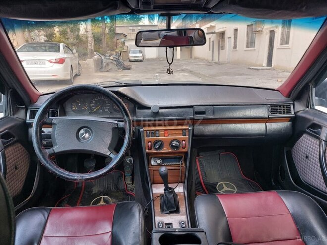 Mercedes E 230 1991, 235,784 km - 2.3 l - Bakı