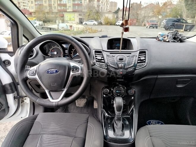 Ford Fiesta 2014, 152,000 km - 1.6 л - Bakı