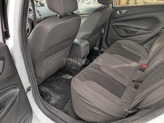 Ford Fiesta 2014, 152,000 km - 1.6 л - Bakı