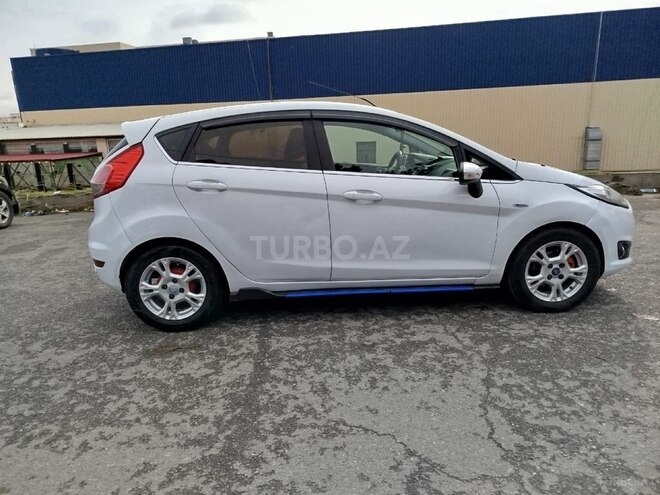 Ford Fiesta 2014, 152,000 km - 1.6 л - Bakı