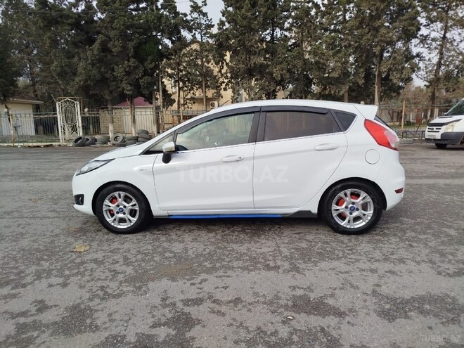 Ford Fiesta 2014, 152,000 km - 1.6 л - Bakı