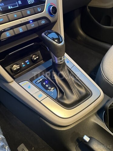 Hyundai Elantra 2018, 157,716 km - 2.0 l - Bakı