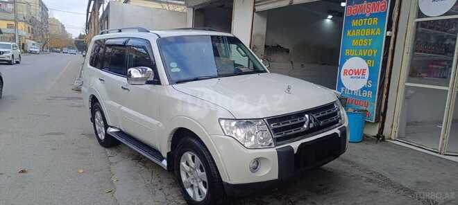 Mitsubishi Pajero 2010, 285,000 km - 3.5 л - Bakı