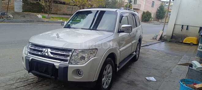 Mitsubishi Pajero 2010, 285,000 km - 3.5 л - Bakı
