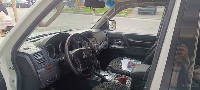 Mitsubishi Pajero 2010, 285,000 km - 3.5 л - Bakı