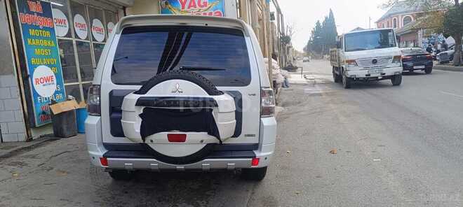 Mitsubishi Pajero 2010, 285,000 km - 3.5 л - Bakı