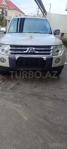 Mitsubishi Pajero 2010, 285,000 km - 3.5 л - Bakı